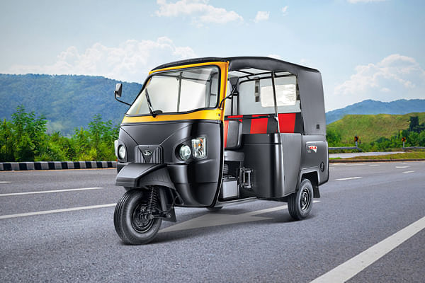 महिंद्रा अल्फा डीएक्स महिंद्रा अल्फा डीएक्स