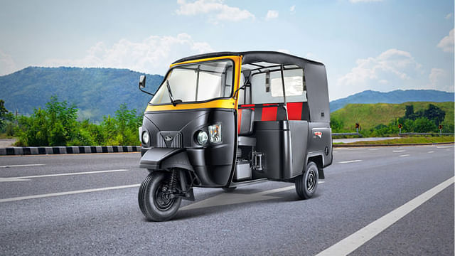 Mahindra Alfa Passenger DX