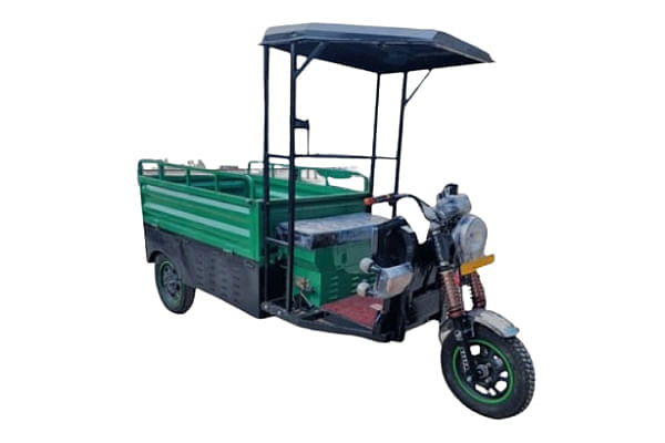 SN Solar Energy E Rickshaw Loader