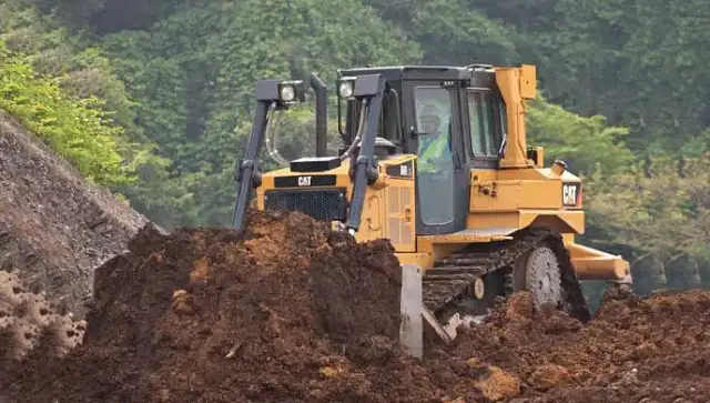 CAT D6R