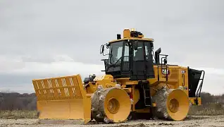 CAT 815