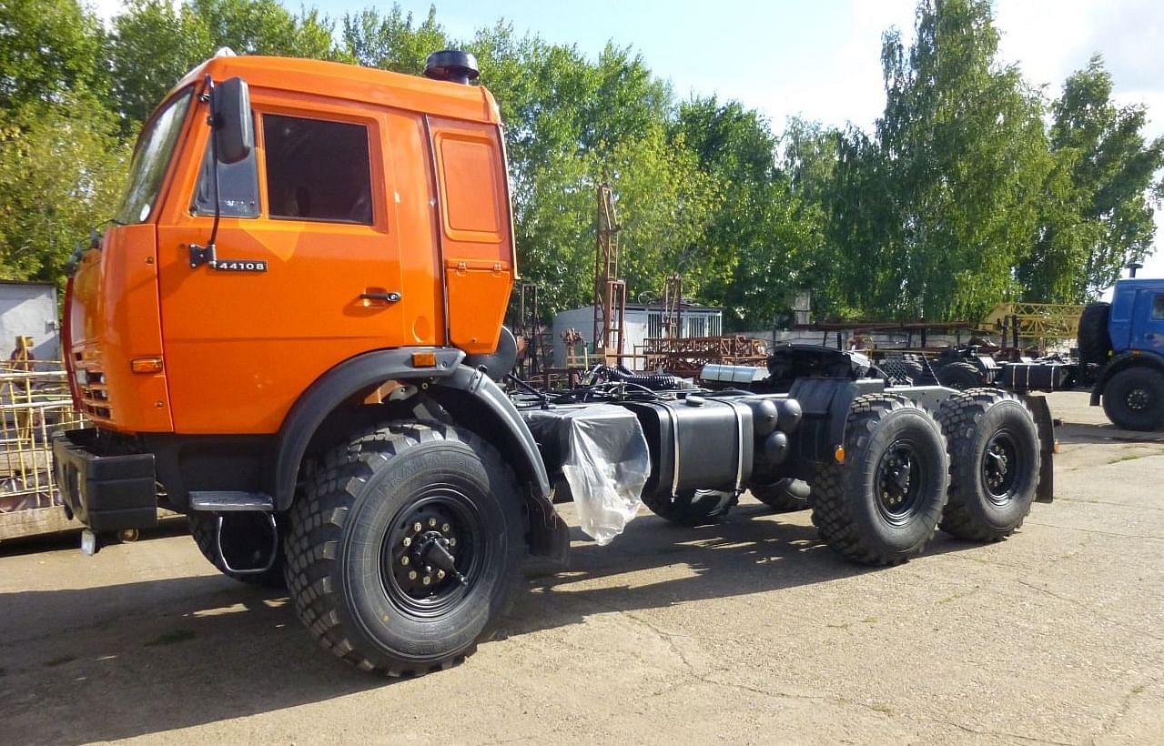 Kamaz 44108 6X6