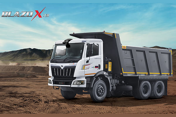 Mahindra Blazo X 28 Tipper