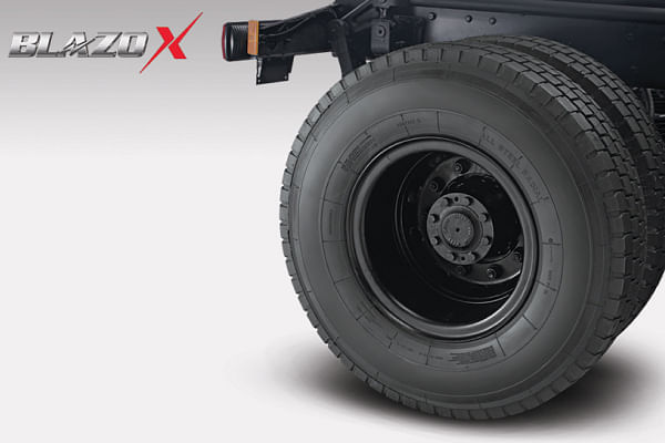 Mahindra Blazo X 40