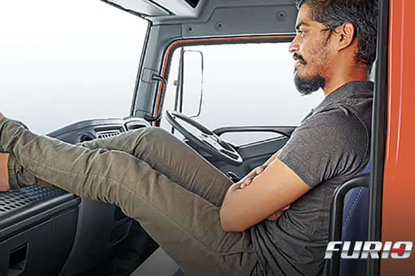 Mahindra FURIO 16
