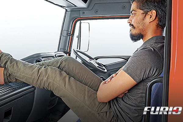 महिंद्रा फ्यूरियो 16 महिंद्रा फ्यूरियो 16