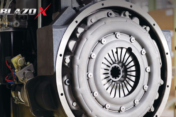 महिंद्रा ब्लाज़ो एक्स ट्रैक्टर ट्रेलर 46