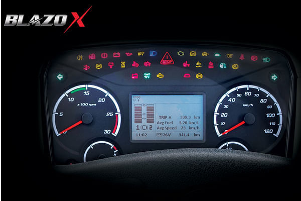 महिंद्रा ब्लाज़ो एक्स ट्रैक्टर ट्रेलर 46