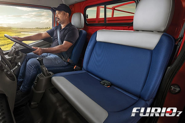 महिंद्रा फ्यूरियो 7 कार्गो महिंद्रा फ्यूरियो 7 कार्गो