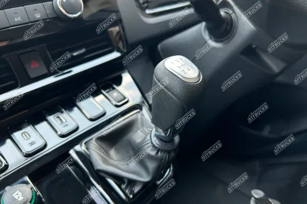 महिंद्रा  वीरो महिंद्रा  वीरो