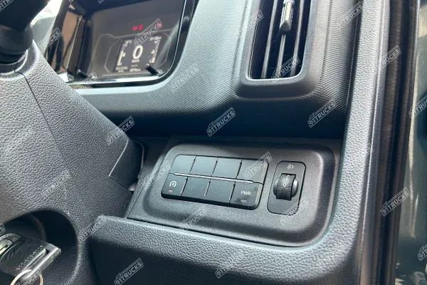 महिंद्रा  वीरो महिंद्रा  वीरो