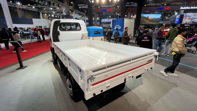 Mahindra Veero CNG