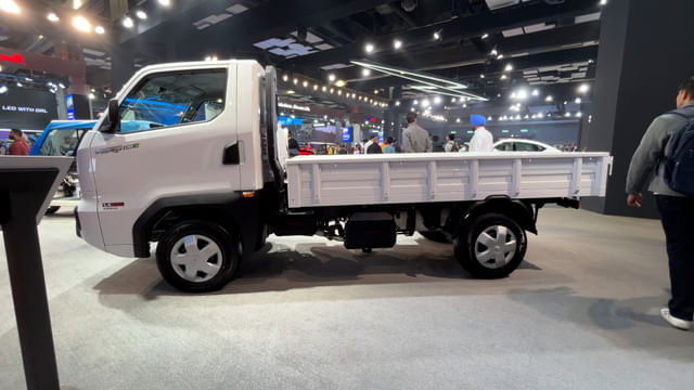Mahindra Veero CNG