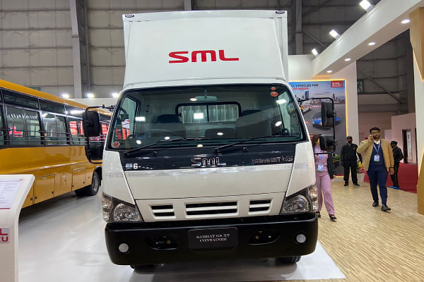 एसएमएल इसुजु स्मारट जीएस एक्सटी