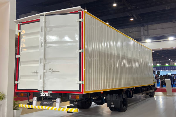 एसएमएल इसुजु स्मारट जीएस एक्सटी