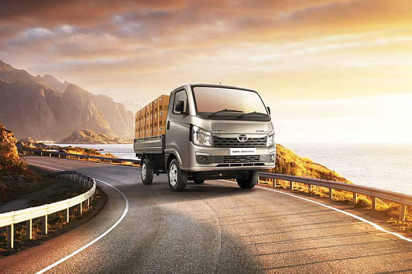 टाटा इंट्रा वी10 टाटा इंट्रा वी10