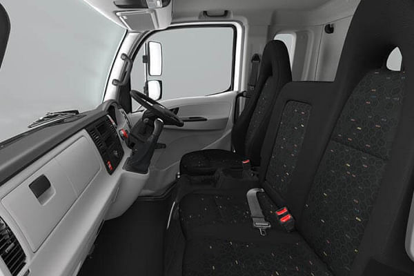 Tata LPT 1918 5L Turbotronn Cowl Tata LPT 1918 5L Turbotronn Cowl