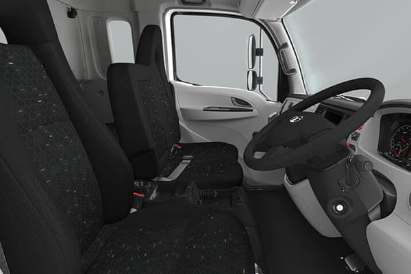 Tata LPT 1918 5L Turbotronn Cowl Tata LPT 1918 5L Turbotronn Cowl