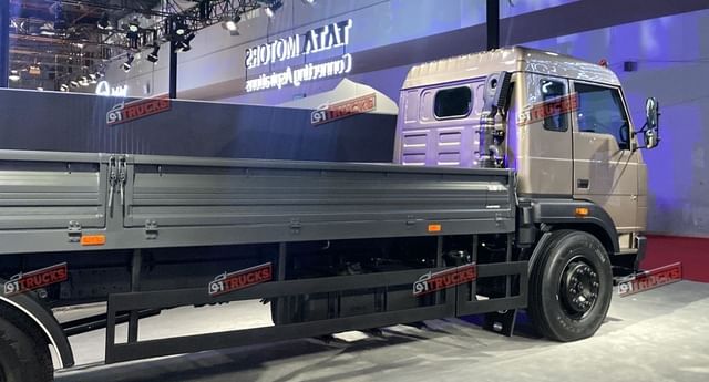 टाटा आज़ूरा टी19