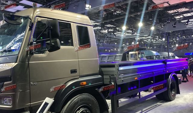 टाटा आज़ूरा टी19