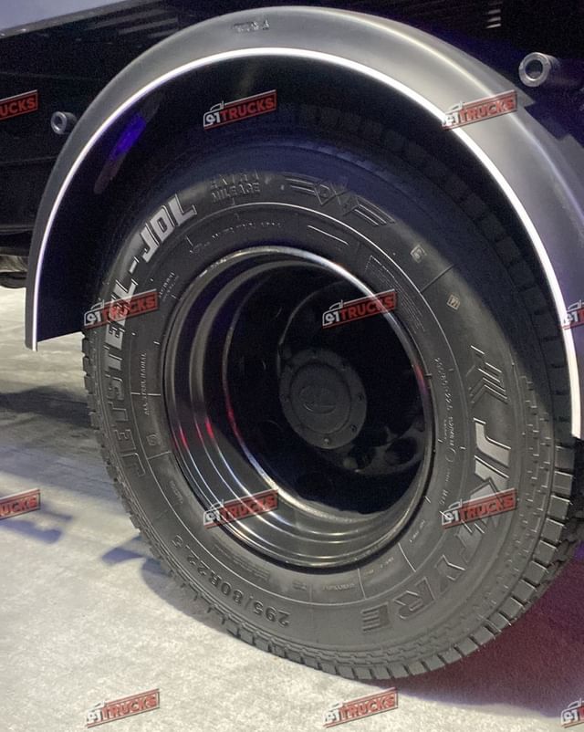 टाटा आज़ूरा टी19