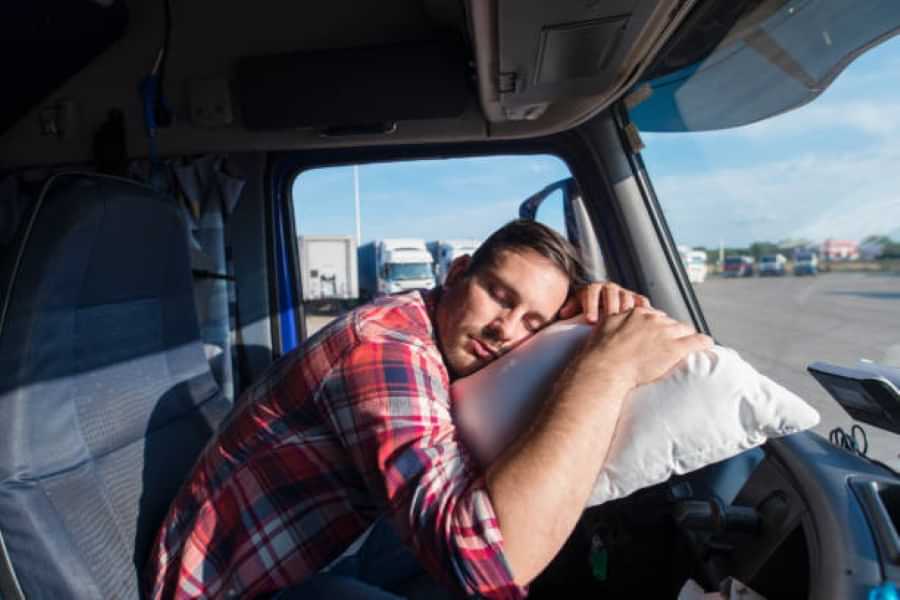 Tips To Help Truck Drivers Get Appropriate Amount Of Sleep
