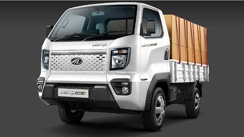 Mahindra Launches Veero CNG: A Game-Changer in the Light Commercial Vehicle Segment. Prices Start at ₹ 8.99 Lakh